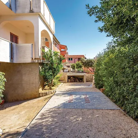 2 Bedroom Cozy In * Mandre