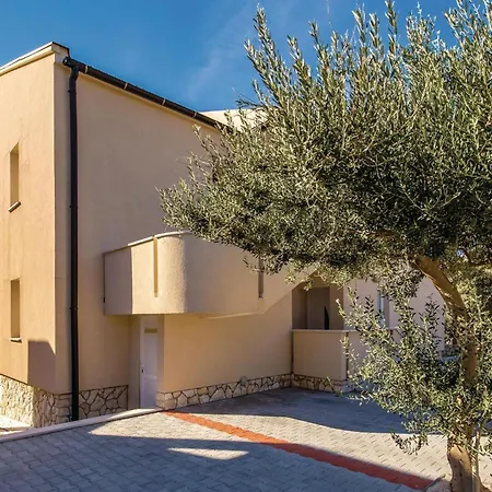 2 Bedroom Cozy In * Mandre