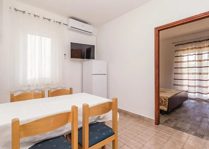 Appartamento Stunning In With Wifi Mandre